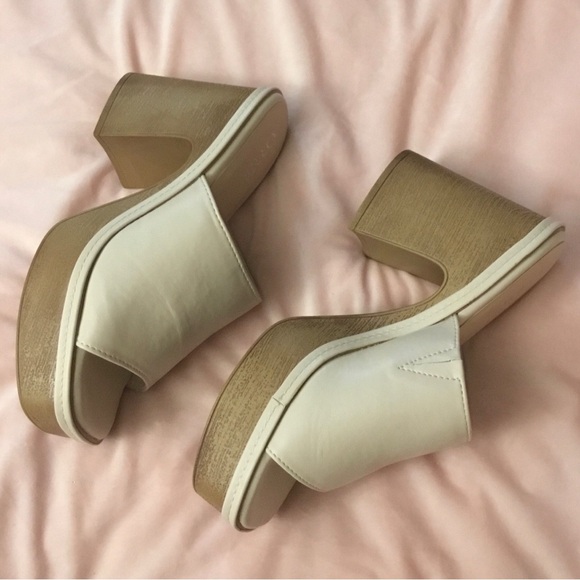 5/30% off - Beautiful cream platform wedge sandals - Picture 1 of 4